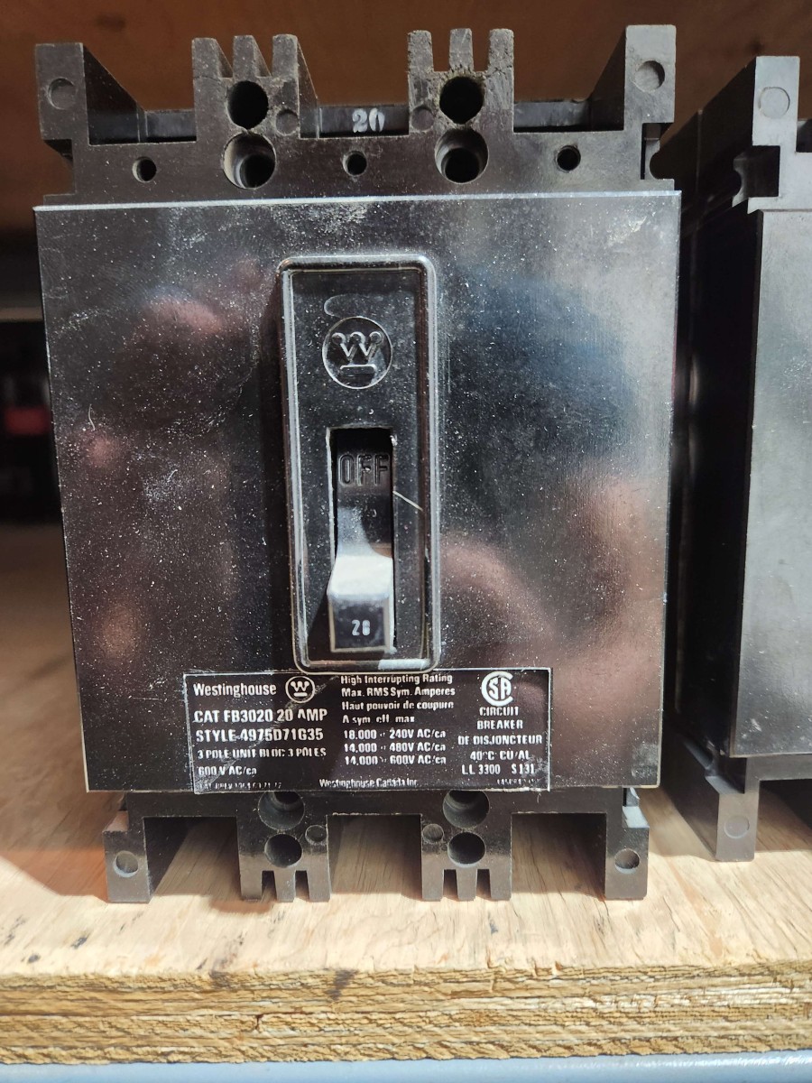 Westinghouse / Cutler-Hammer FB3020 20A 3-Pole 600V Type FB Molded Case Circuit Breaker — Style 4975D71G35
