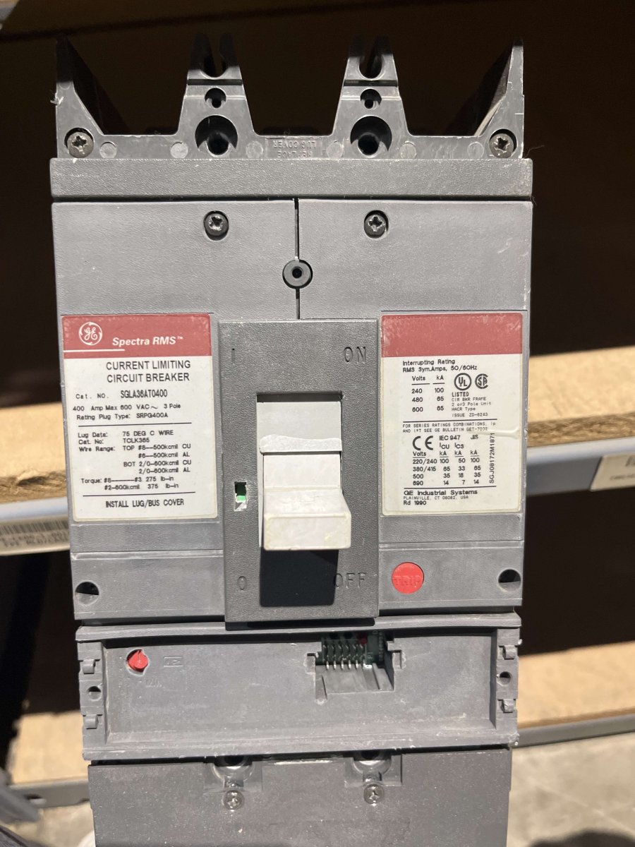 ABB / GE SGLA36AT0400 400A 3-Pole 600V Spectra RMS Molded Case Circuit Breaker