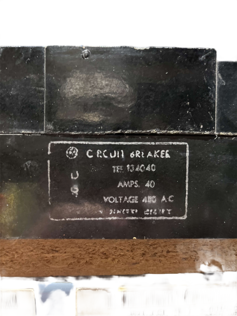 General Electric / GE TEF134040 40A 3-Pole 480V Type TEF Molded Case Circuit Breaker